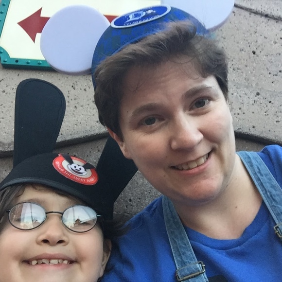 Meet your Posher, Patty - Picture 2 of 3